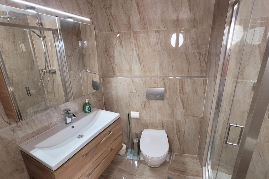 Luxusni Apartman Nedaleko Centra Prag Exterior foto