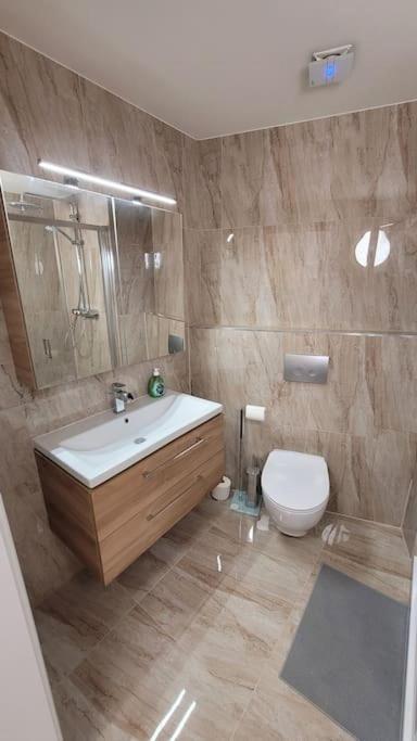 Luxusni Apartman Nedaleko Centra Prag Exterior foto